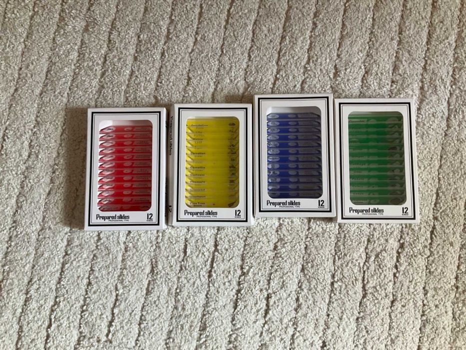 MIcroscopio novo com 48 slides preparados