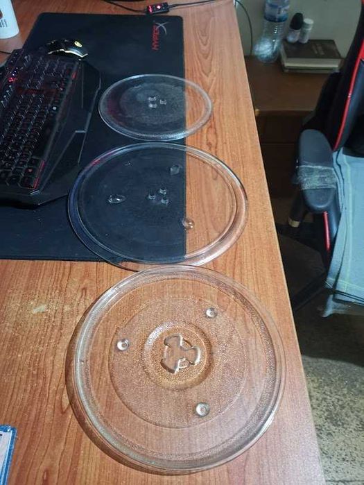 varios pratos de micro ondas em vidro
