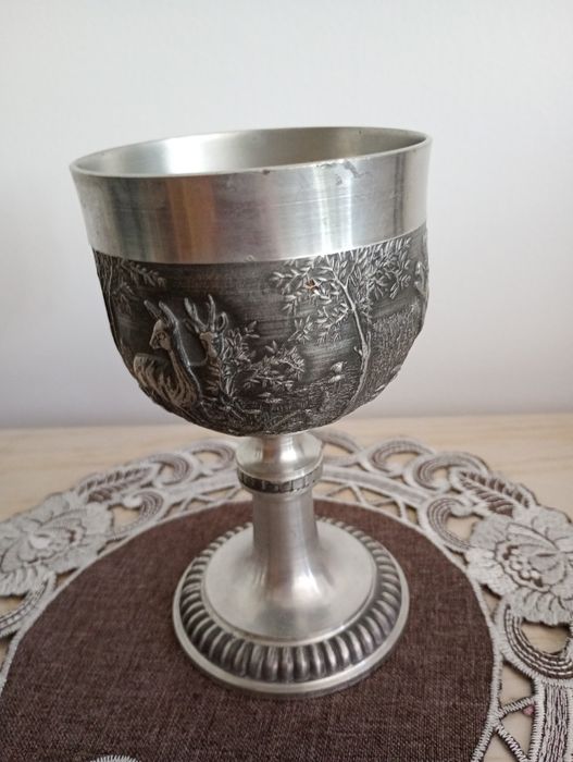 Kielich cynowy bogato zdobiony