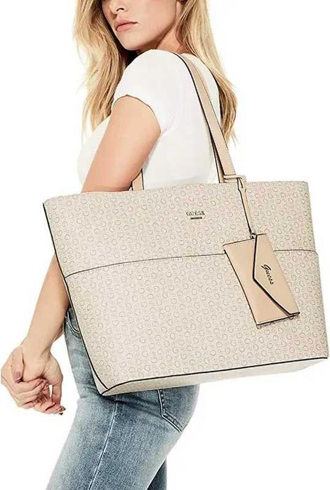 Больная сумка тоут от guess