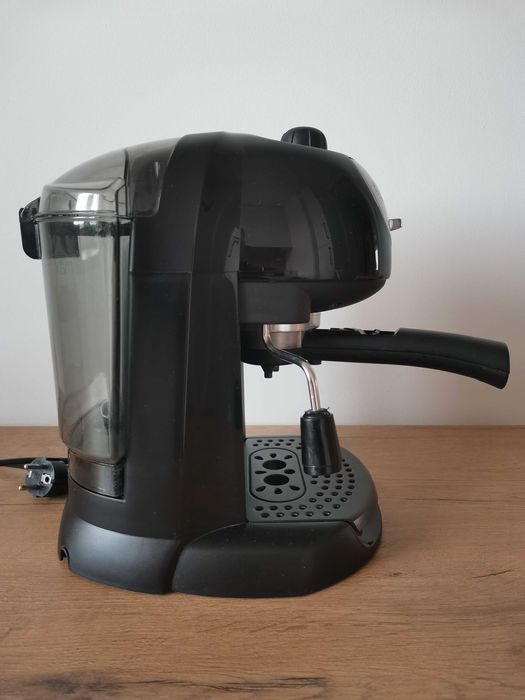Ekspres do kawy kolbowy DeLonghi