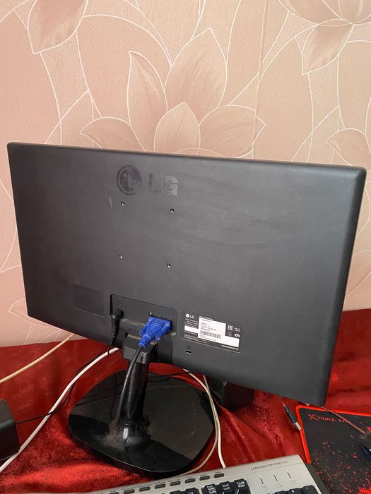 Монітор LG 22 IPS FUL HD