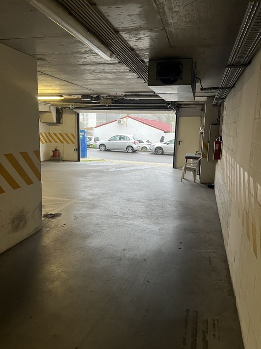 Arrenda-se estacionamento GRANDE junto loja cidadao Laranjeiras