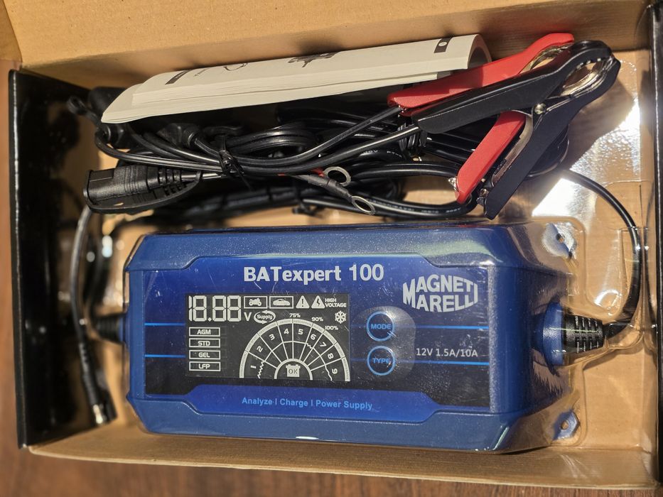 Ładowarka akumulatorowa BAT 100