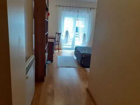 Arrenda-se quarto com boas condições