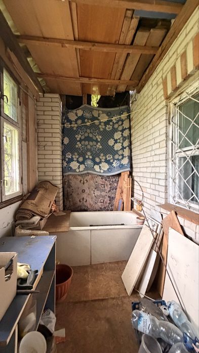 Продаж дачного будинку в с.Лаврів