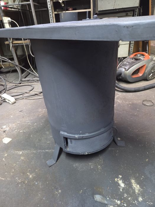 Salamandra em aço com placa de aquecimento