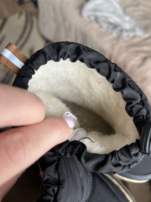 Нове зимове взуття 26р. (Устілка 17см)