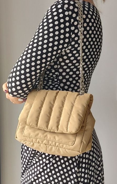 Torebka beżowa pikowana na łańcuchu LC Waikiki