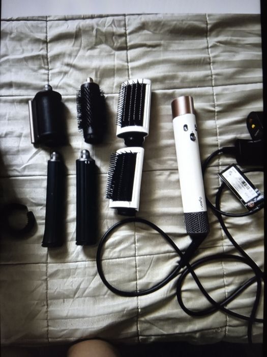 Продам оригінальний фен(DYSON)