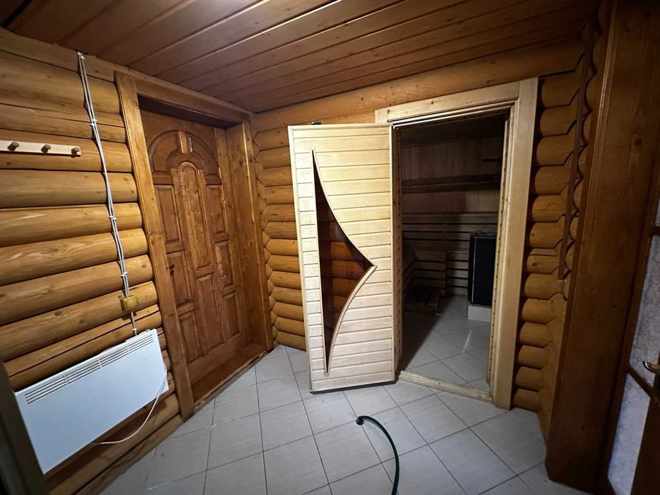 Продається дачний будинок в с. Ганичі