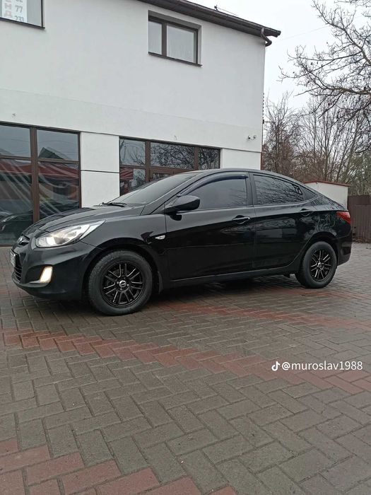 Хюндай акцент 2013рік газ 4