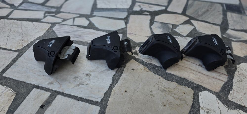 Fixador mais pé para barras de tejadilho