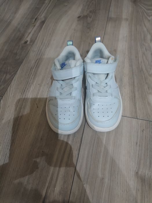 Półbuty sneakersy buty jesienne wiosenne na rzepy r 26 Nike