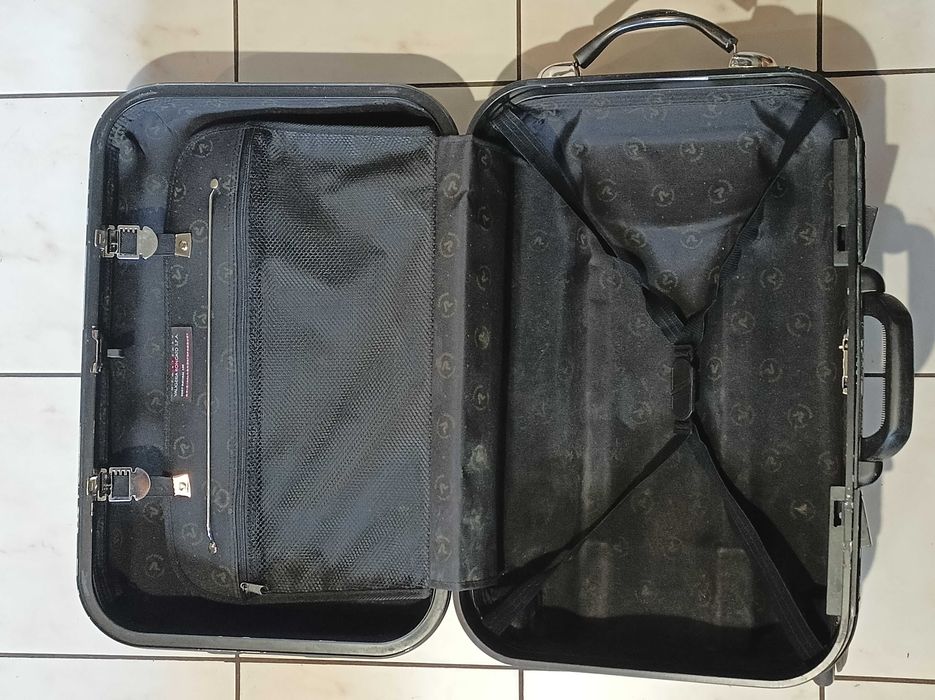 Чемодан валіза на колесах Roncato средний, 60х40х24 см, исправный