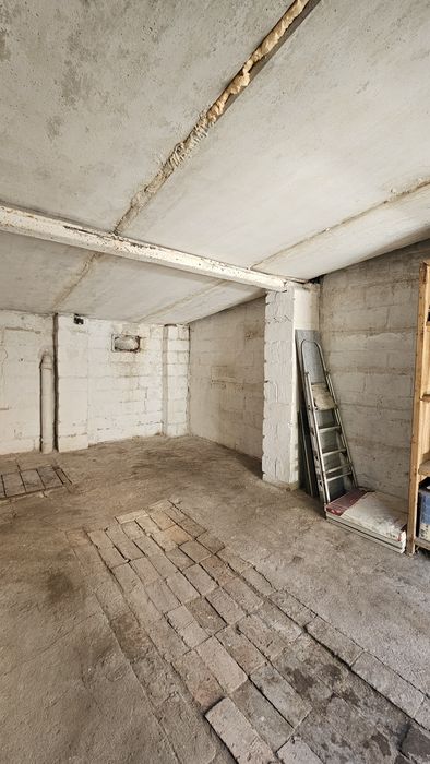 Продам 3кв. Центр, сталинка 2 этаж, гараж, набережная