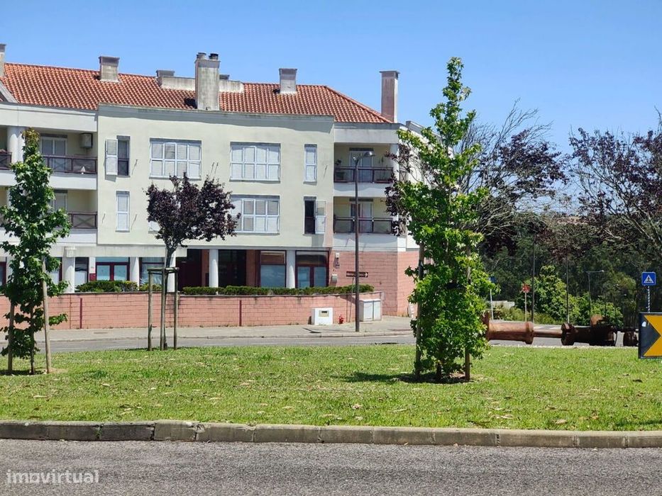 Espaço Comercial em Barcarena - Para Venda ou Arrendamento