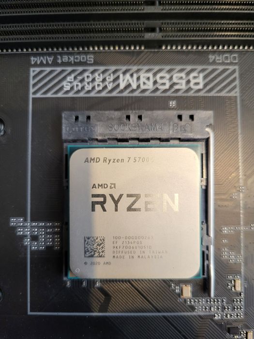 Kit AMD Ryzen 5700G + B550M + 32GB RAM