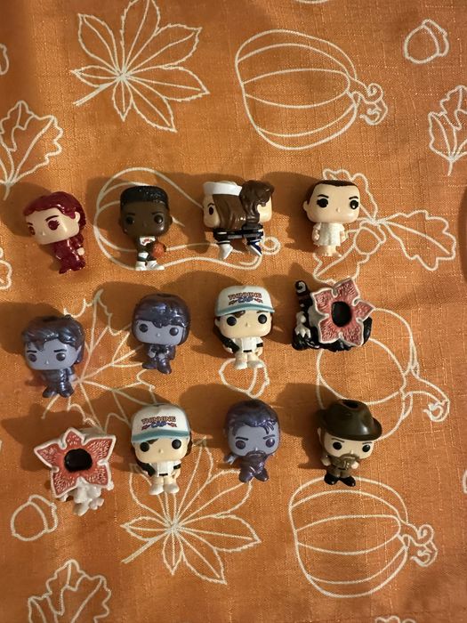 Продам фігурки з кіндерів Stranger things