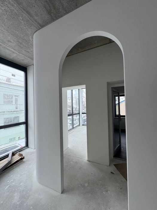 Продаж комерційного приміщення в центрі міста, вул. Євгена Сверстюка