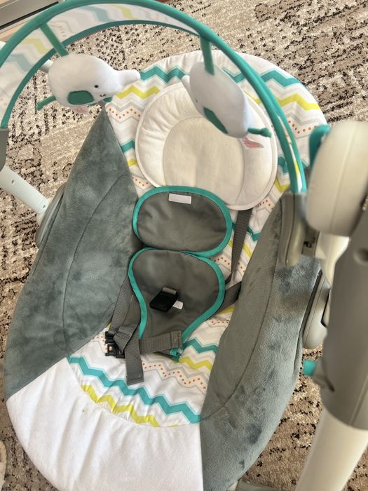 Гойдалка-крісло.