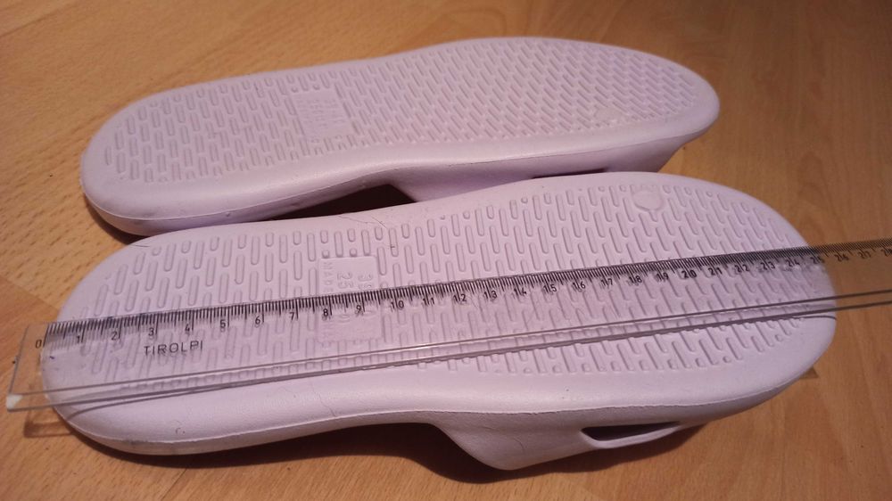 Nowe klapki buty na plażę i basen lekkie jak piórko r. 39