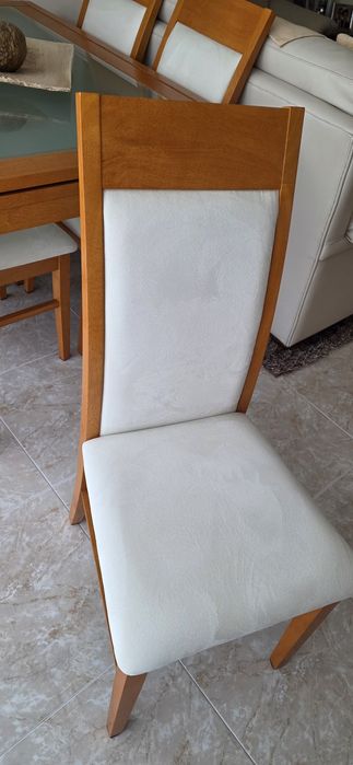 Mesa e cadeiras de sala de Jantar
