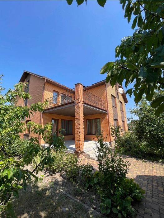 Здається будинок 290 м² біля Броварів! 31 сотка, газ, 30 кВт, 3 види опалення, гараж на 2 авто