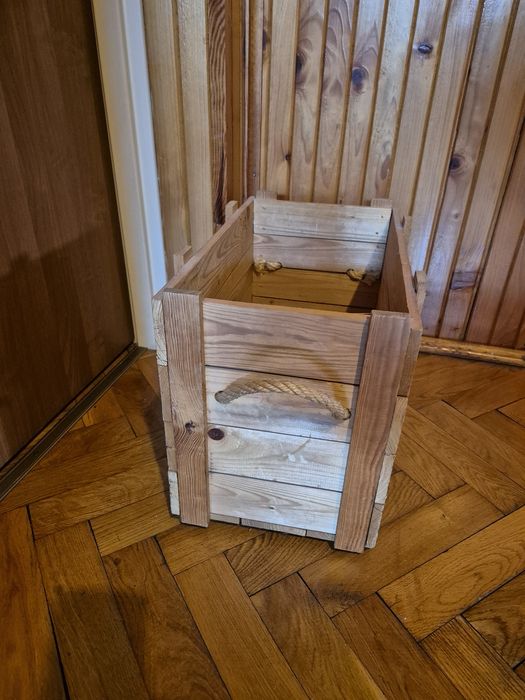 Zestaw gazetnik donica komódka skrzynia drewniana