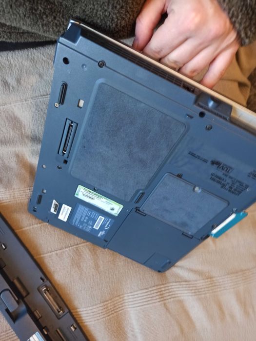 Ноутбук Fujitsu Lifebook C1110 з док-станцією