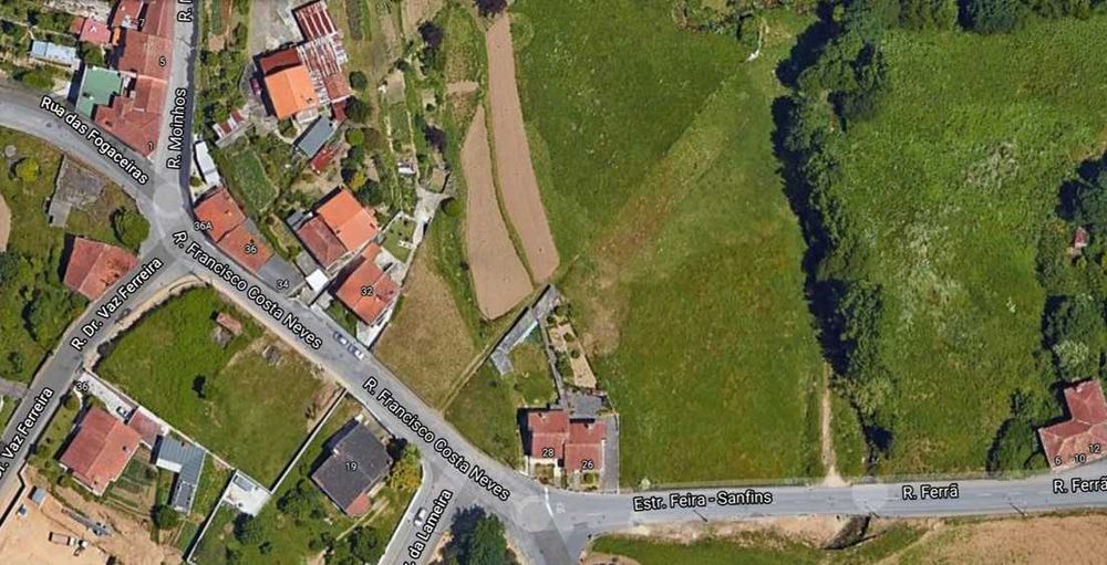 Terreno na Rua Francisco Costa Neves (Pombos)- Santa Maria da Feira