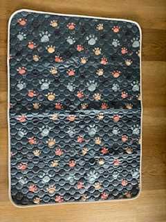 Tapete antiderrapante para cão