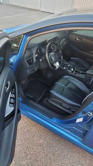 Продам Nissan Leaf