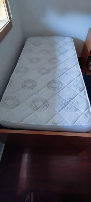 Cama de solteiro cor faia