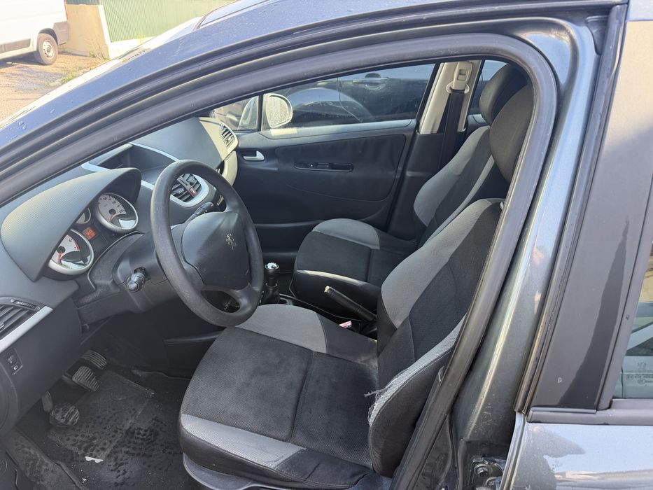 Peugeot 207 sw 1.4 com 120 mil