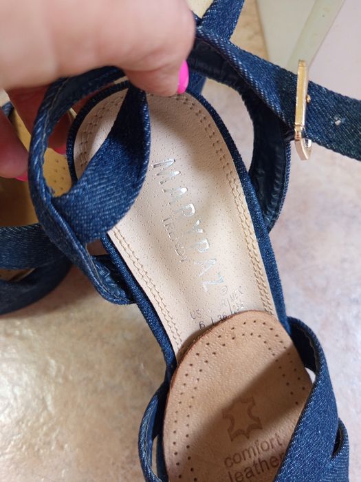 Sandálias de senhora