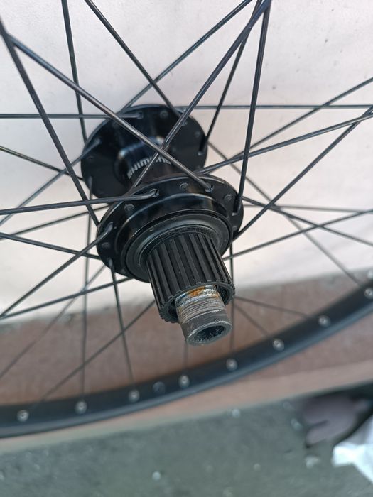 Колесо  заднее 27,5 Shimano Deore  Center Lock