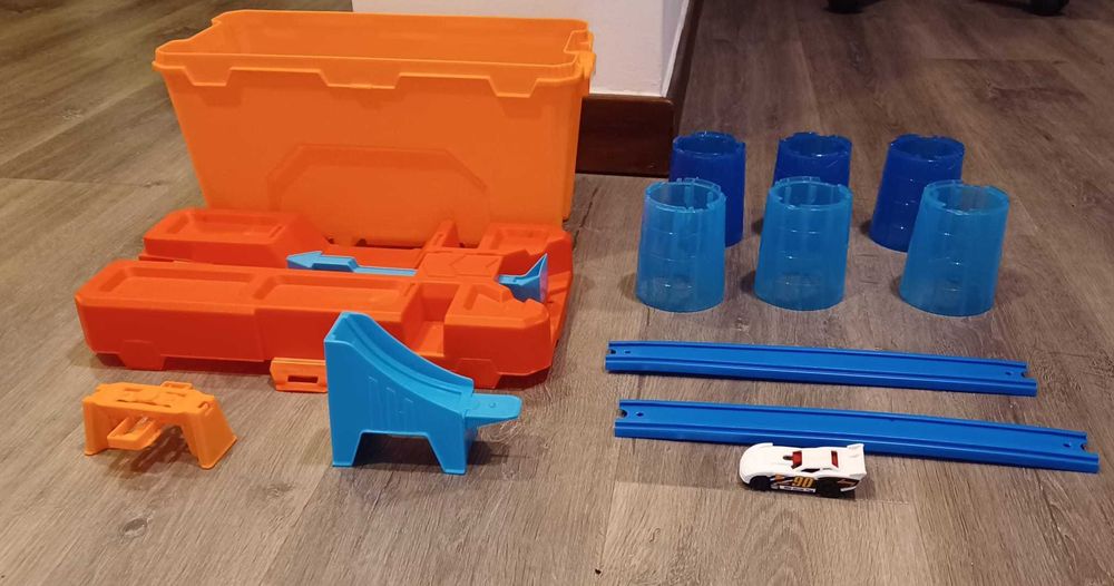 Hot Wheels Track Builder