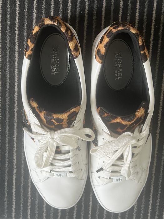 Michael Kors sneakers biale z elementami pantery