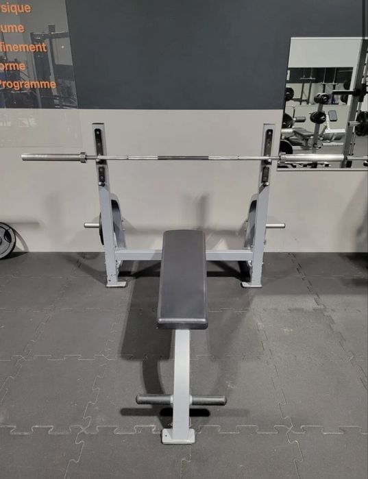 Ławka do wyciskania poziomego (Bench Press) – sprzęt komercyjny