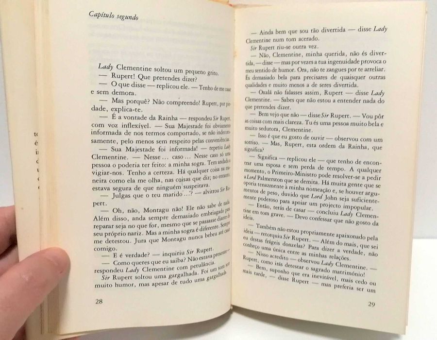 Livro - Amor Triunfante, de Barbara Cartland