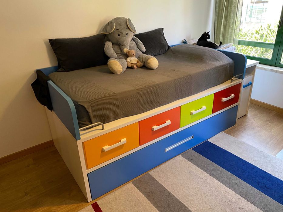 Quarto Juvenil compacto64584396411267120