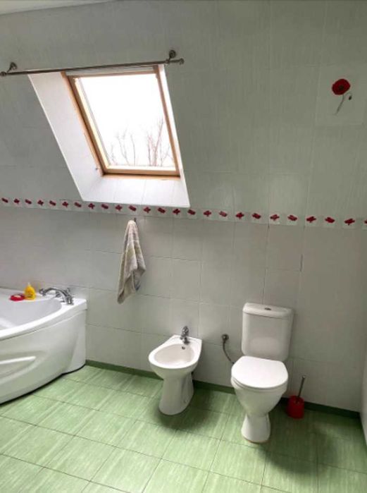 Продам классный 3х этажный дом Сурско-Литовское Днепр (с ремонтом)