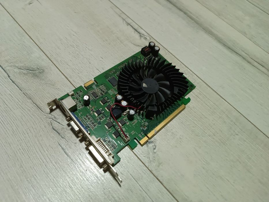 Продам відеокарту NVIDIA GeForce 8600 GT 512MB (на запчастини)