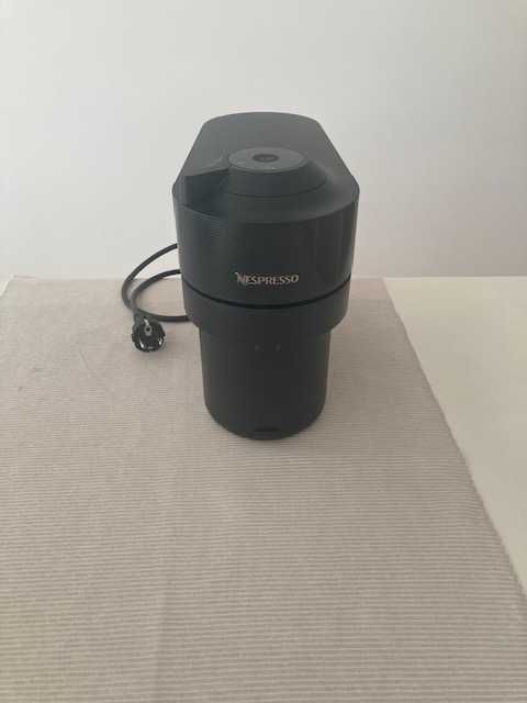 Máquina de Café Vertuo Pop Liquorice Black Nespresso