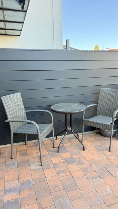 Продаж стільців з ротангу/комплект +стіл