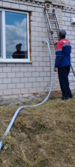 Утеплення будинку заповнення пустот стін.