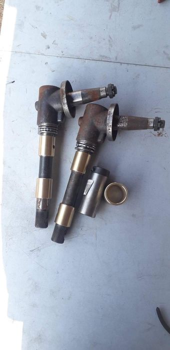 URSUS C-328 zwrotnica kpl. Sworzeń tulejki zestaw naprawczy