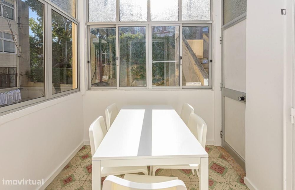 Quarto - localizado em Lapa Lisbon