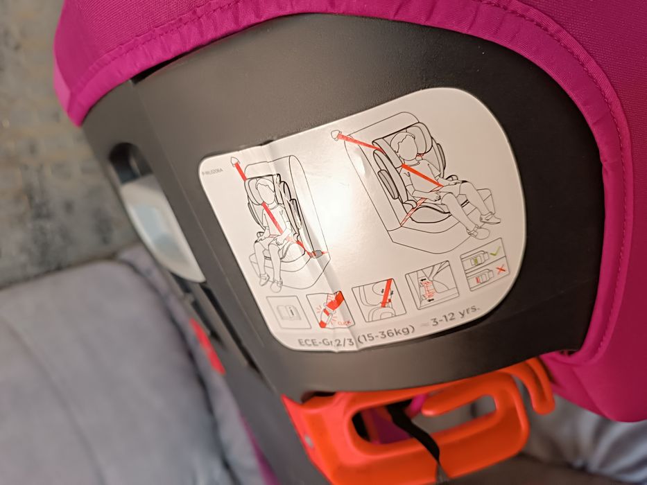 Fotelik samochodowy Joie Traver 15-36 kg różowy fuksja